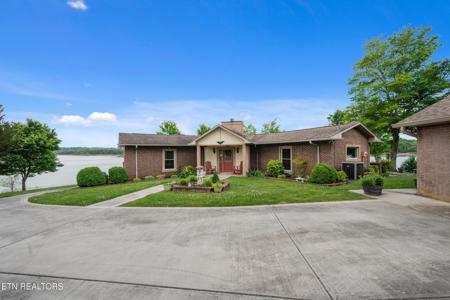 901 Lake Smoky Rd