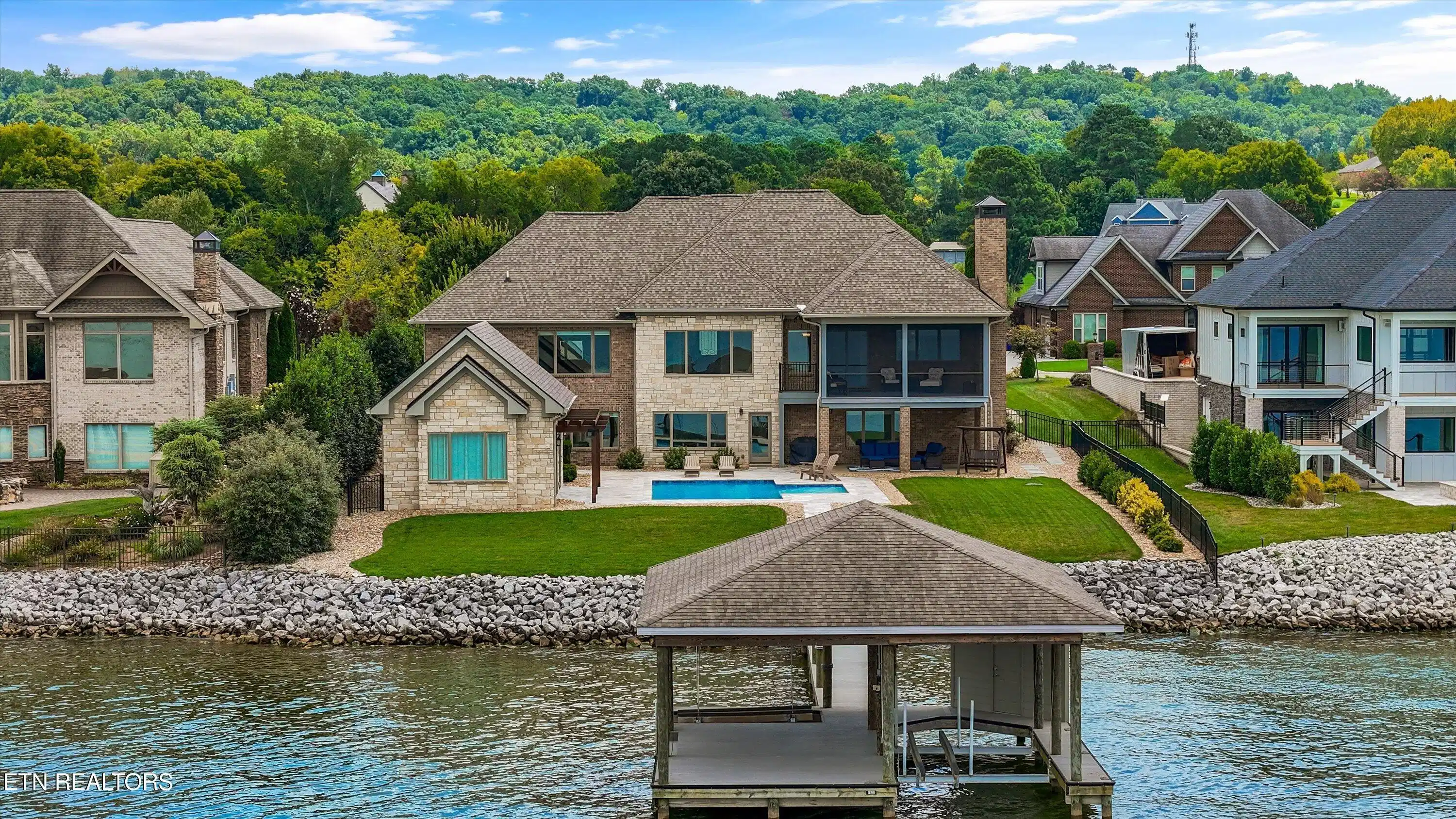 Image 1: 02-3738 Promontory Point61