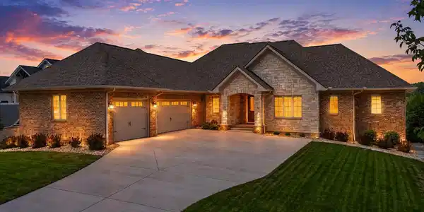 Image 4: Twilight Front