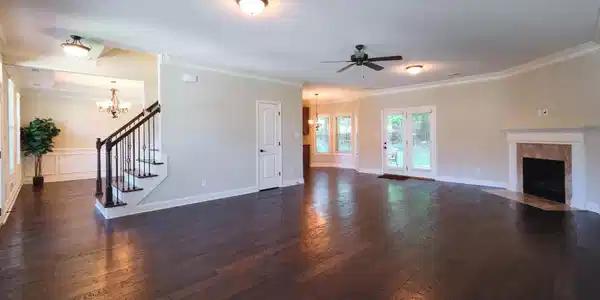 Image 4: Living room