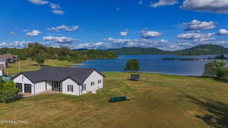 460 Peninsula Pointe