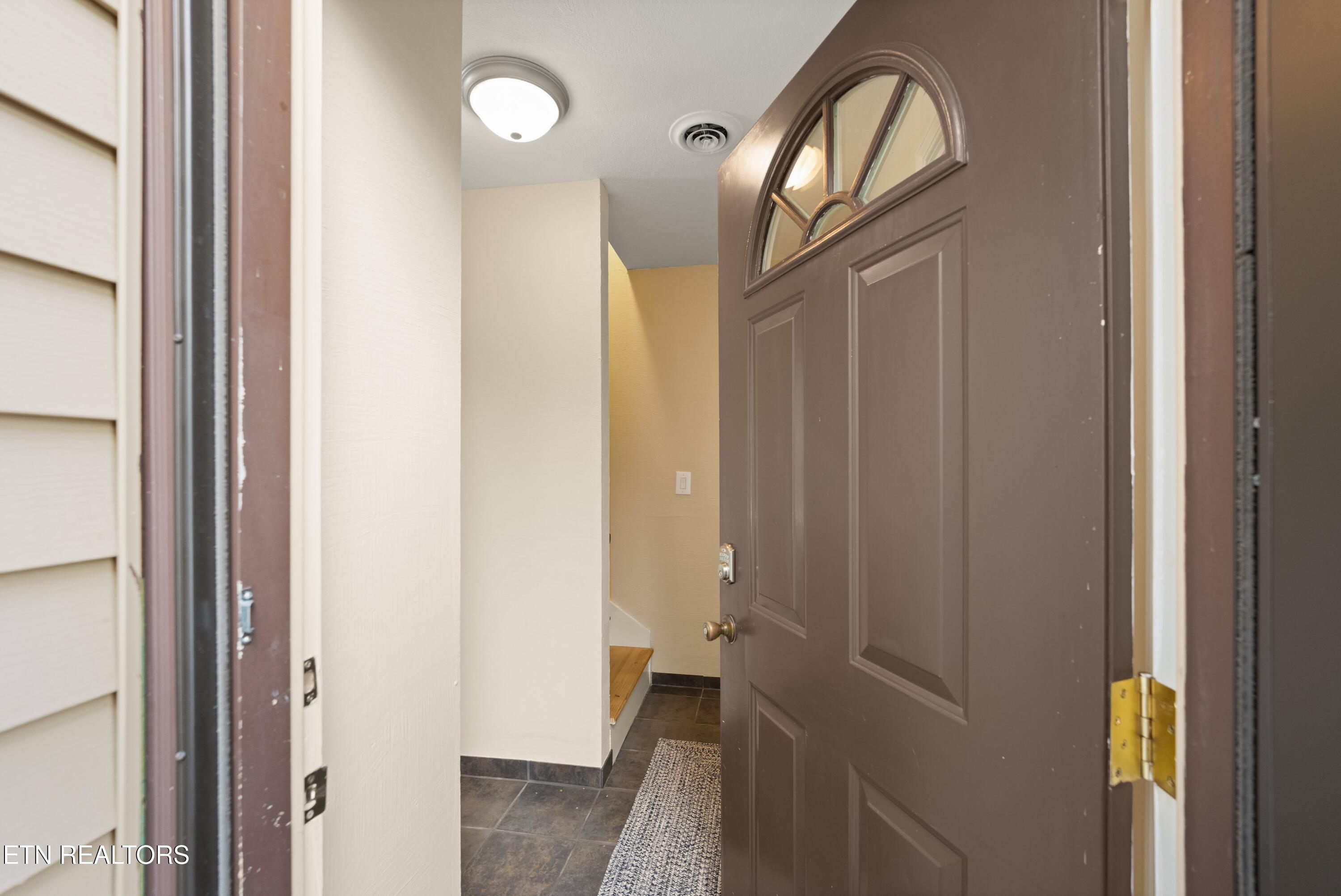 Image 3: Come On In