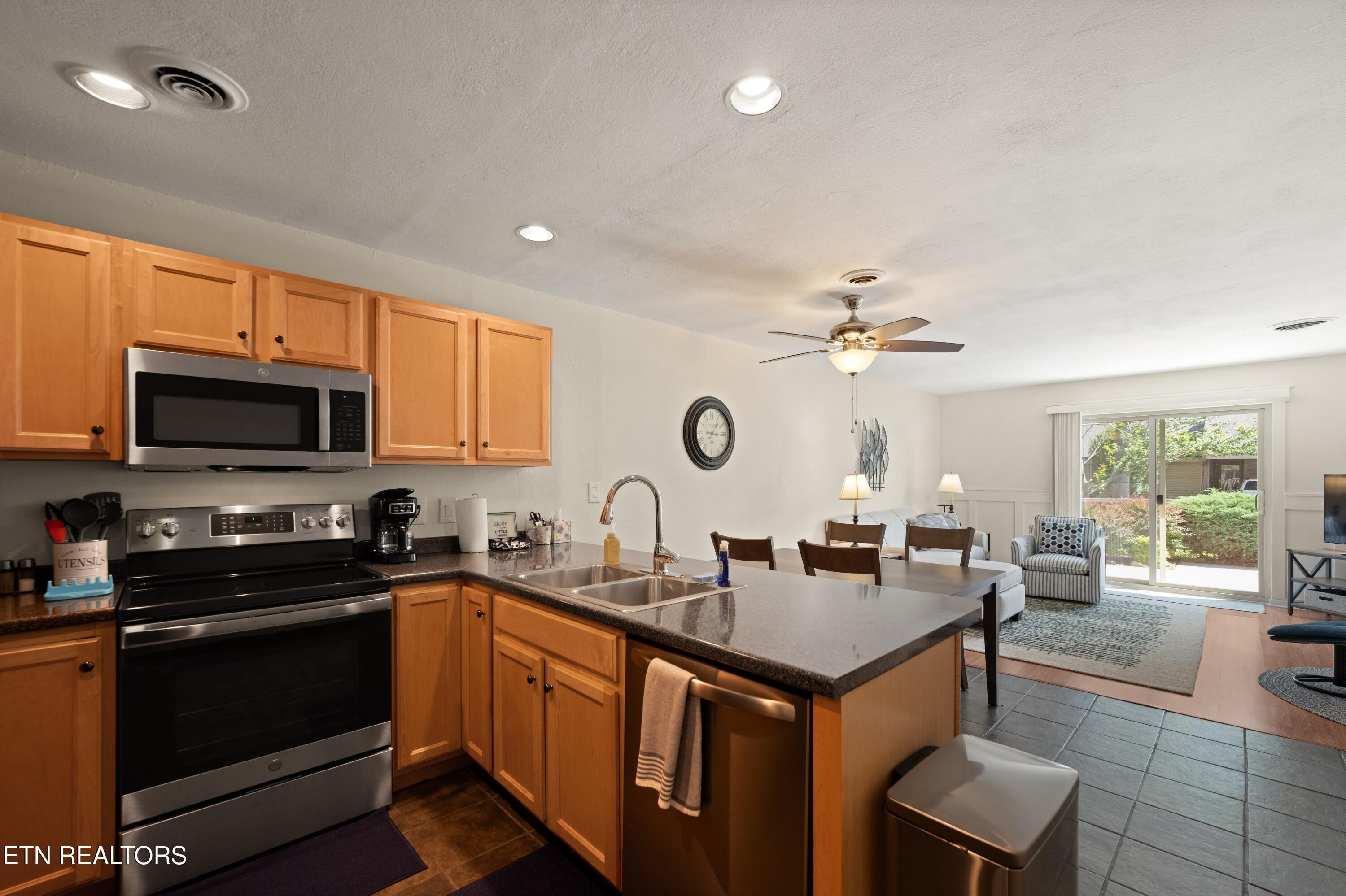 Image 4: Open Concept New Design