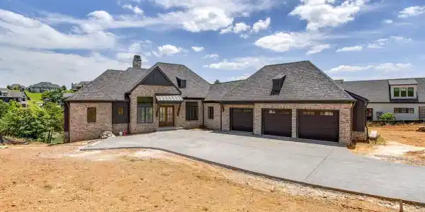205 Admiral Court