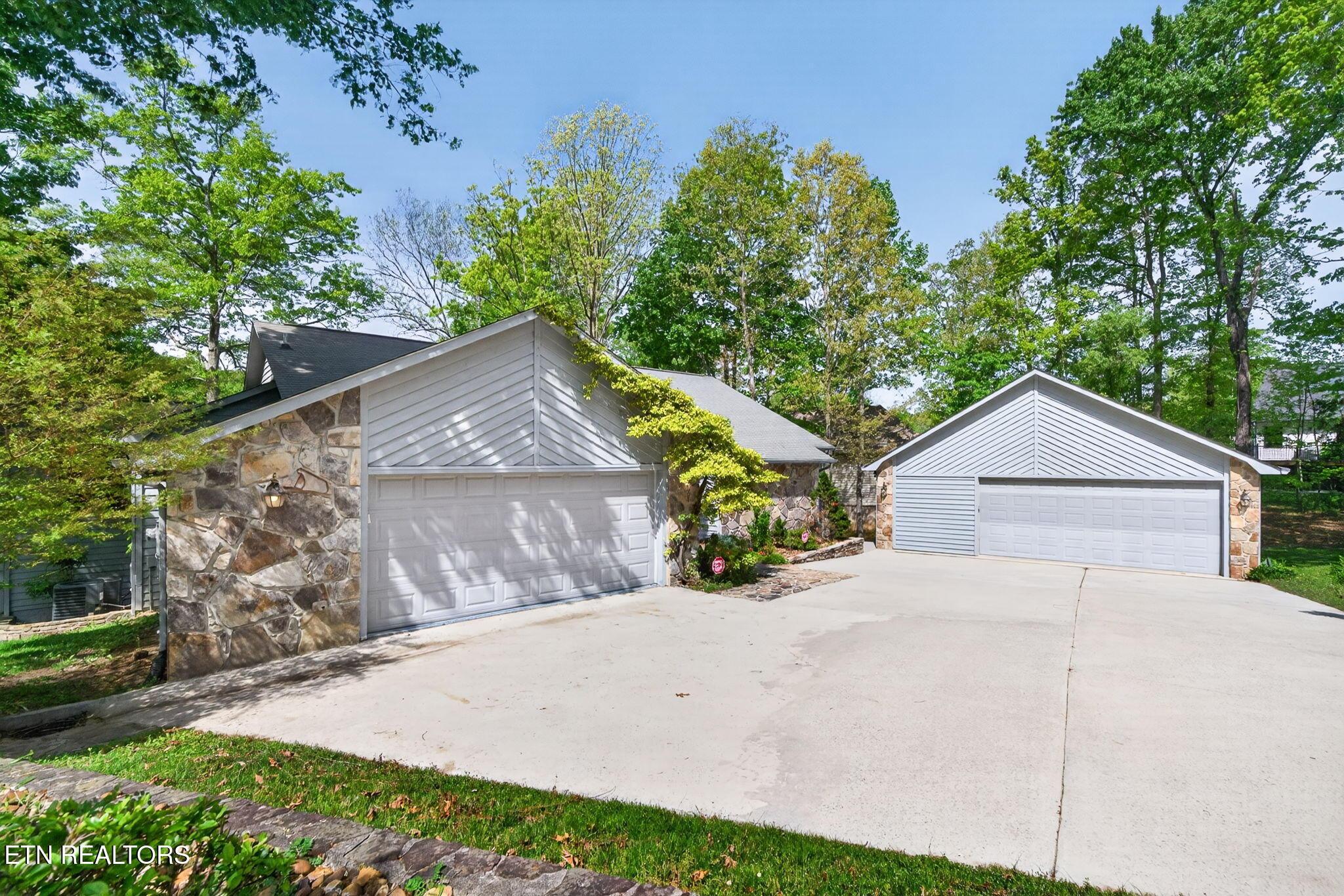 Image 3: 3-web-or-mls-167 Markham Ln_514_TNPC