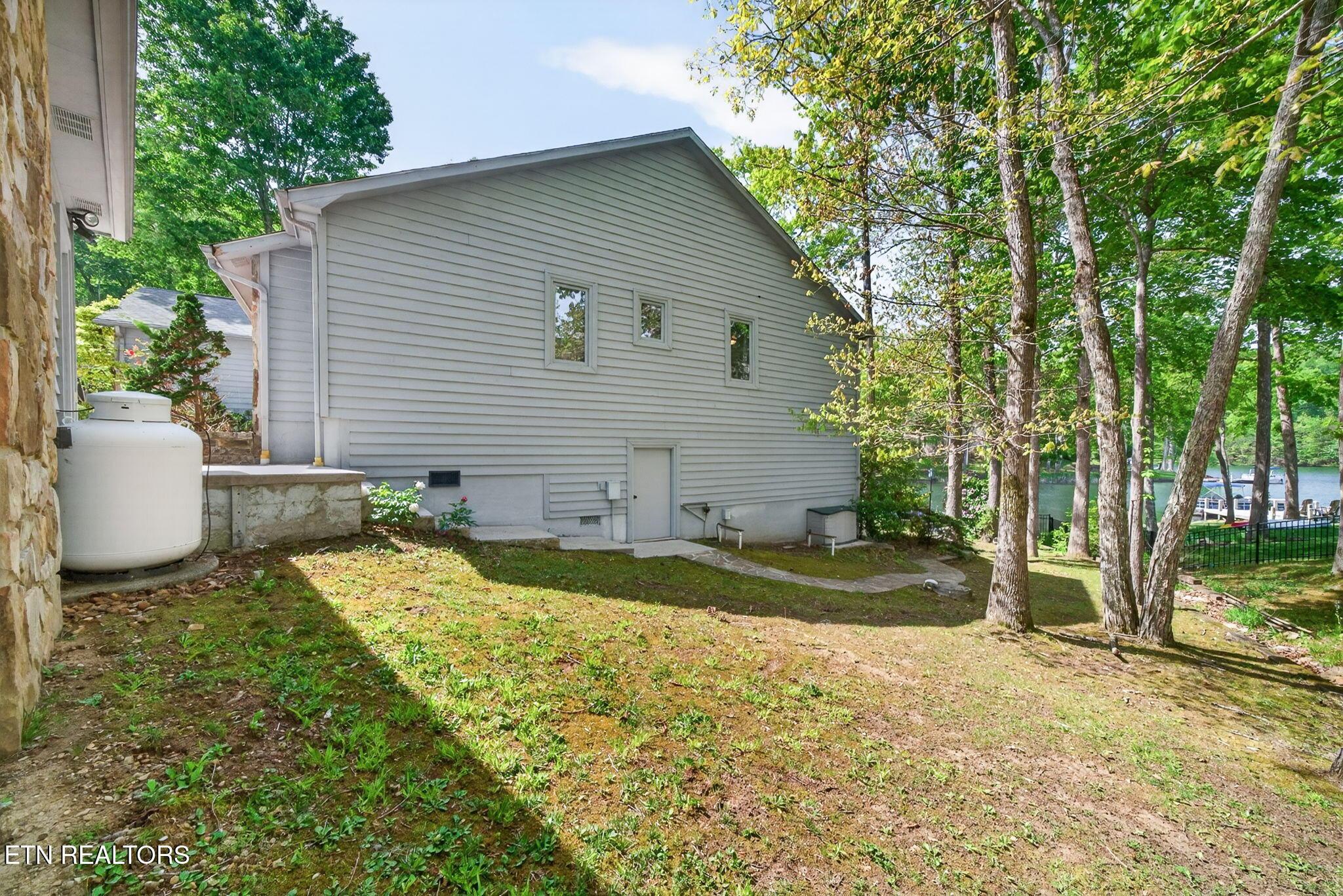 Image 4: 4-web-or-mls-167 Markham Ln_518_TNPC