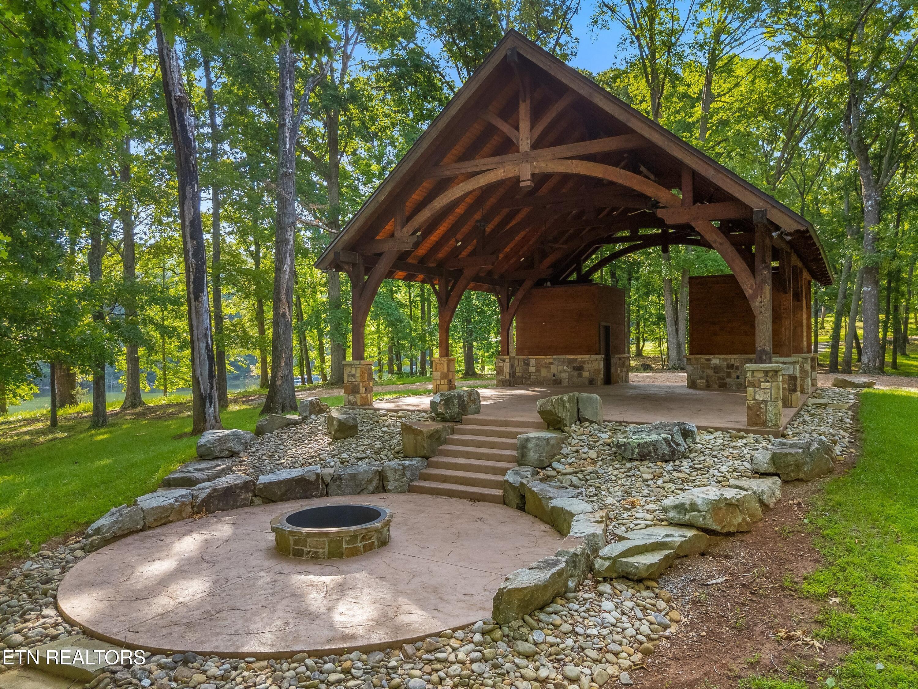 Image 1: 008-463HeatherBrookDrive-JeffersonCity-T