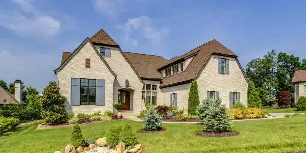 1270 Shadow Hill Drive