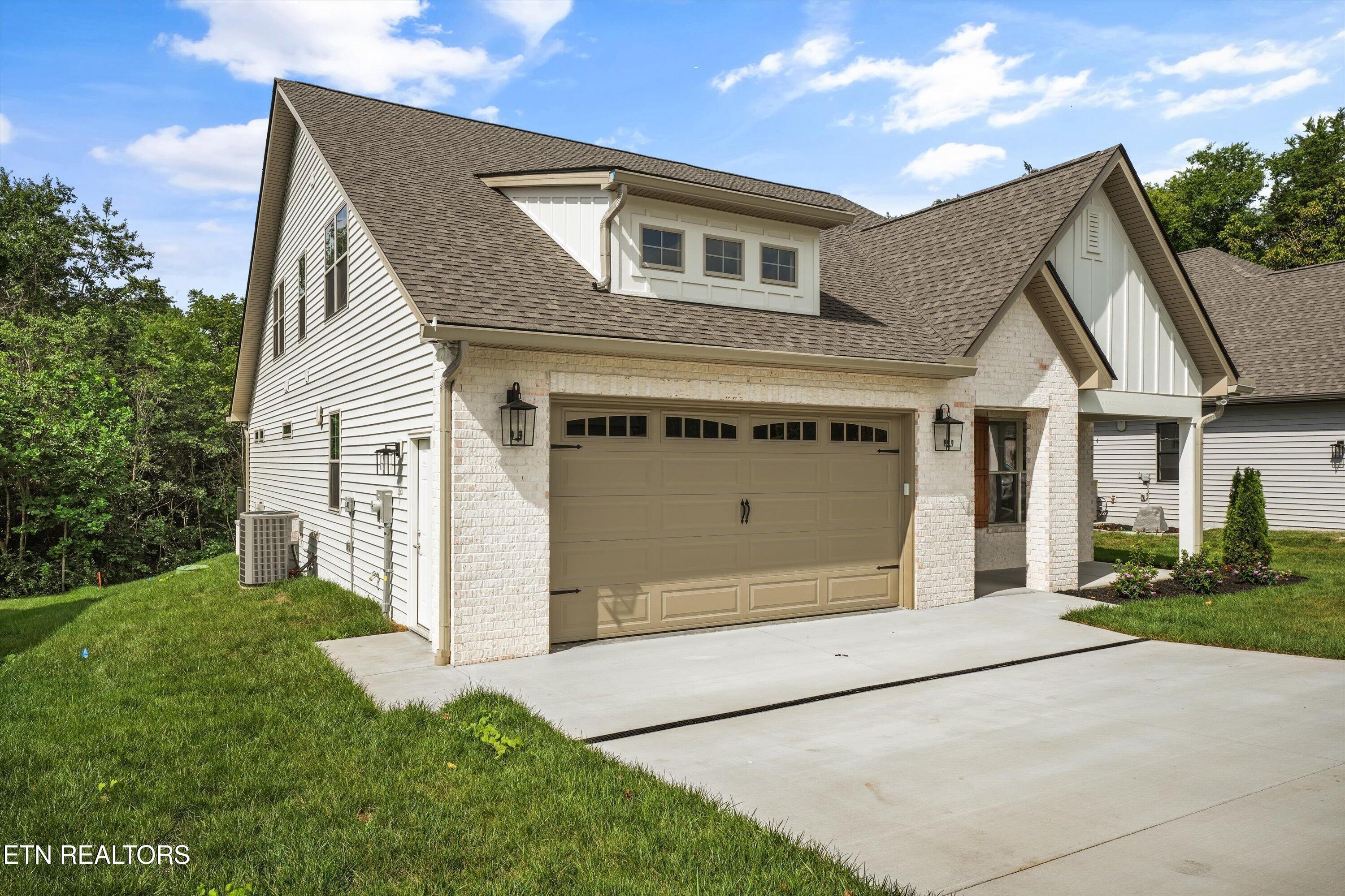 Image 4: 04-132 Utsesti Way 047