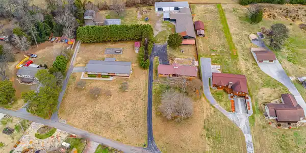 842 Collie Cove Court