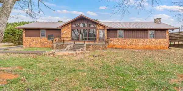 Image 2: 47-web-or-mls-852 Collie Cove Court-40