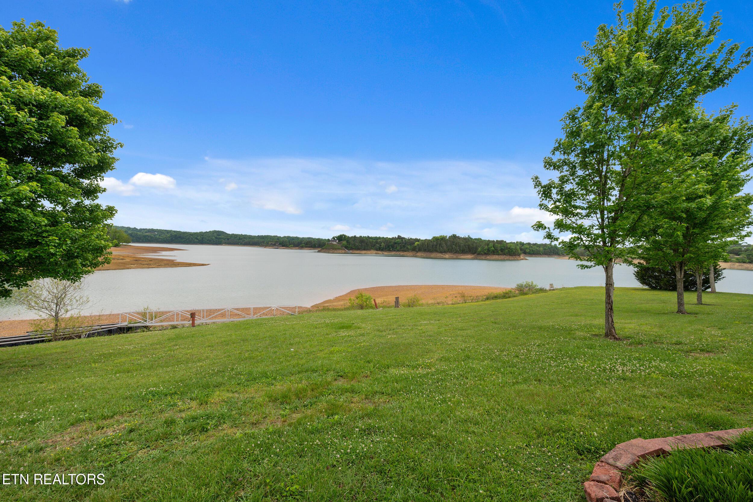 Image 4: 32_901 lakesmoky032