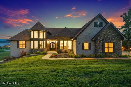 1005 Enchanted Drive