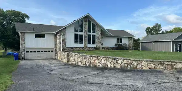 382 Edgelake Drive