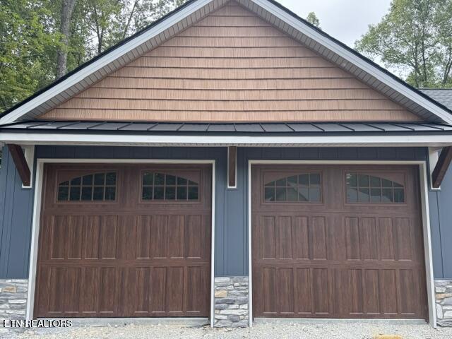 Image 4: Garage Doors