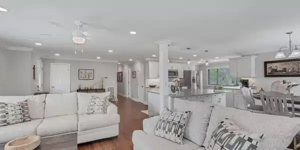 2001 Evergreen Circle
