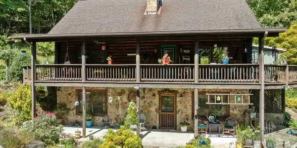 1130 Lakeview Drive
