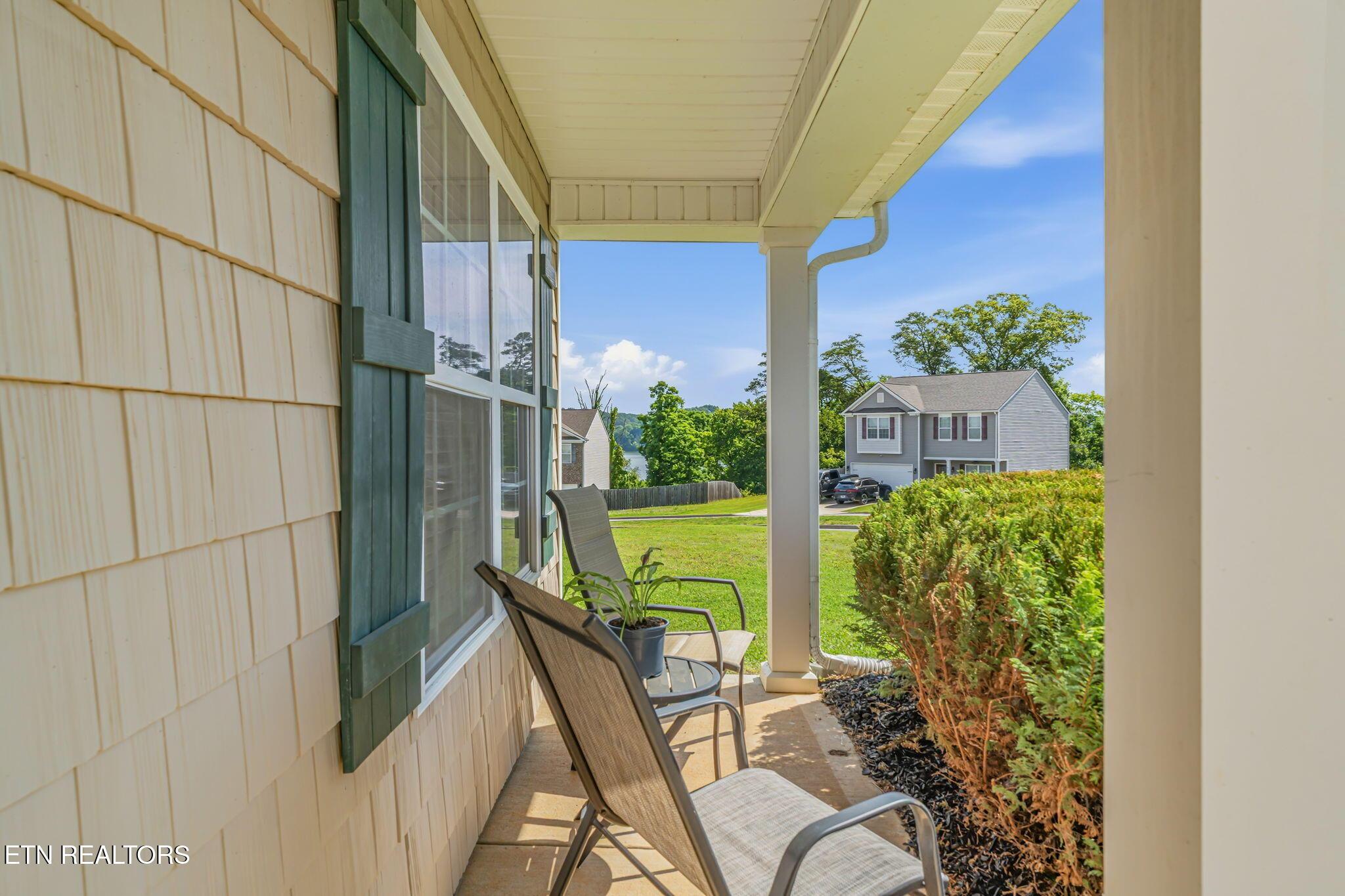 Image 3: 7-web-or-mls-277 Gail Lane-8
