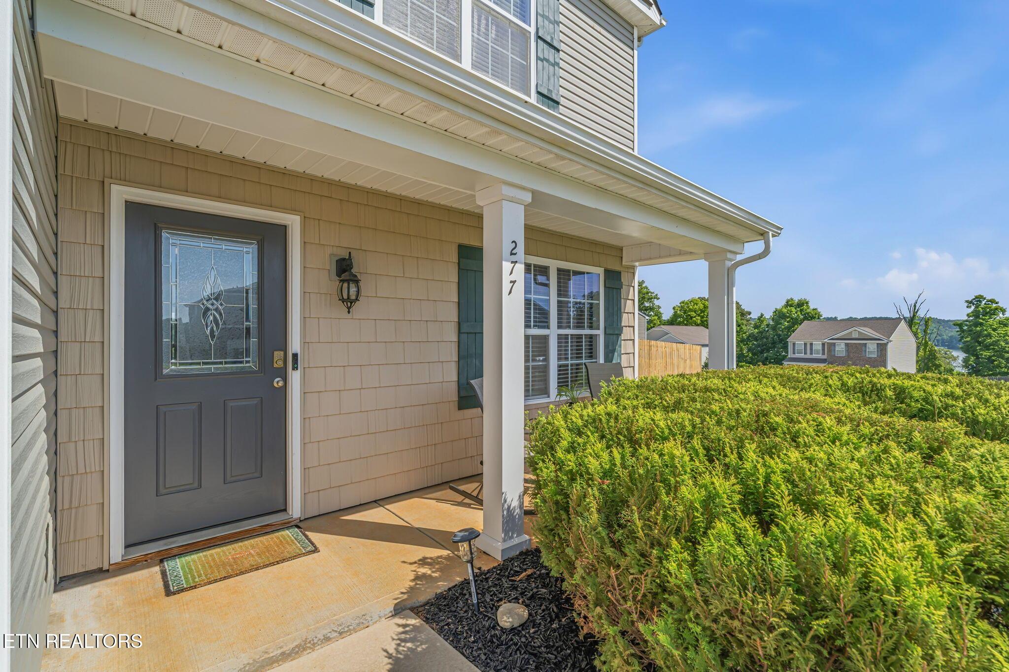 Image 4: 8-web-or-mls-277 Gail Lane-9