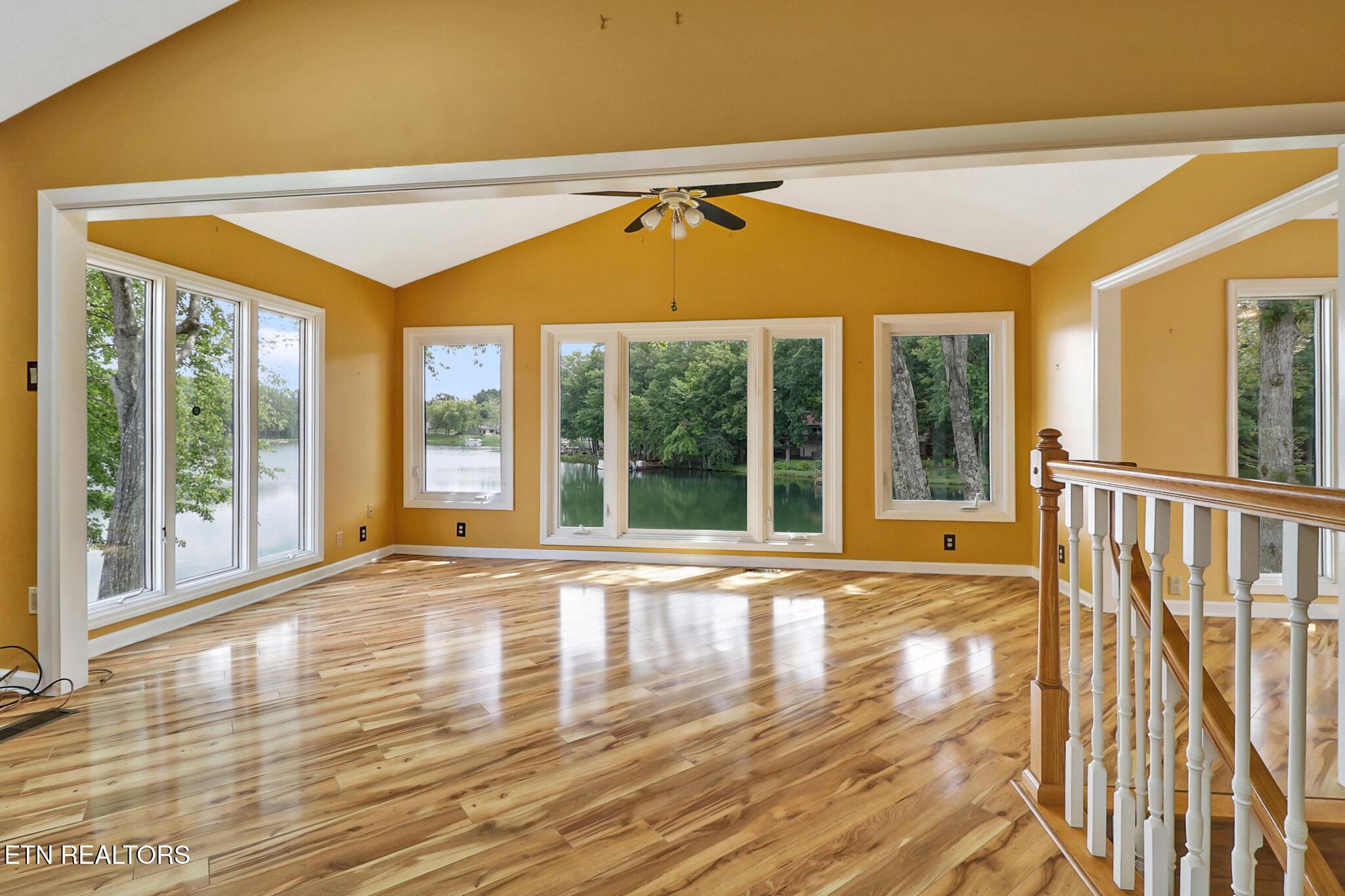 Image 2: Living area