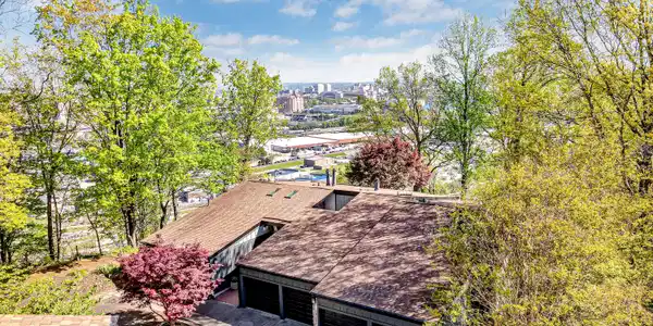 1937 Cherokee Bluff Drive