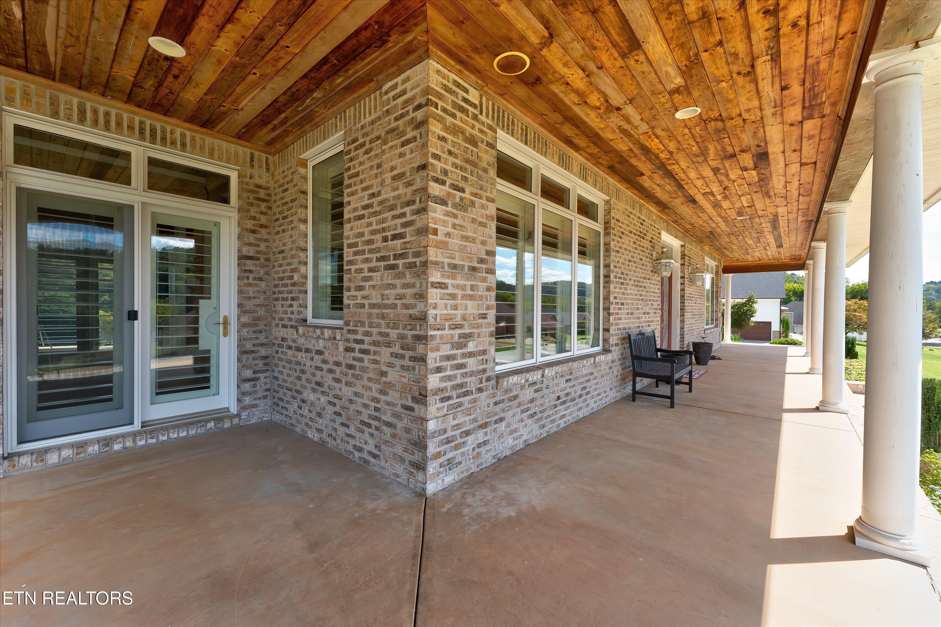 Image 4: 04-225 Rivers Edge Dr-4