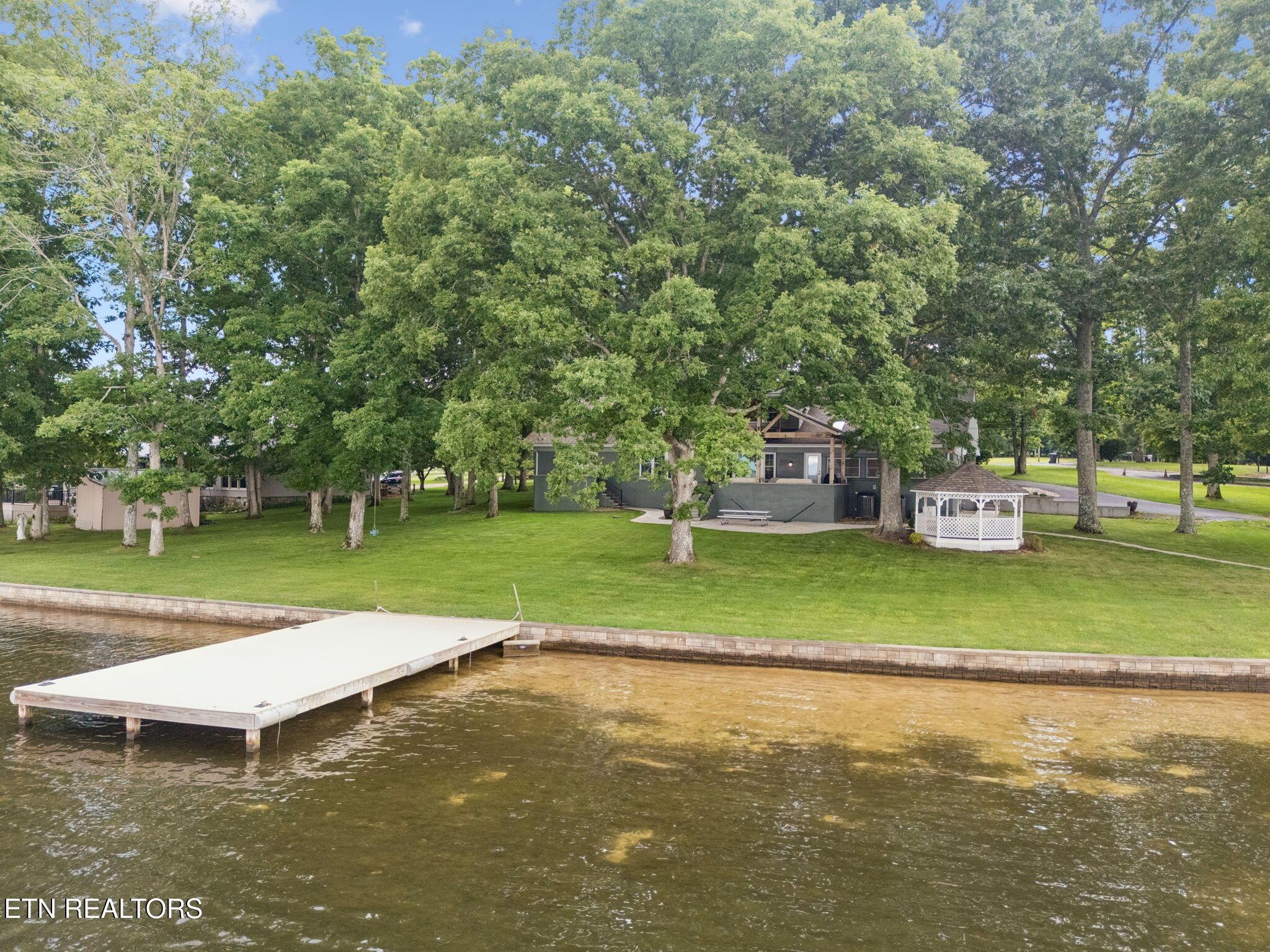Image 3: 1 Acre Waterfront