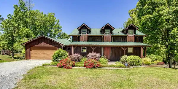 4368 River Rd