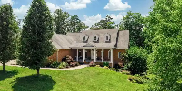 2201 Majestic Circle