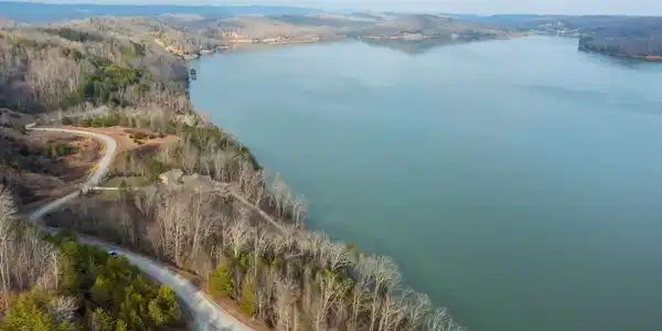 Image 4: homesandvideos aerials-10684