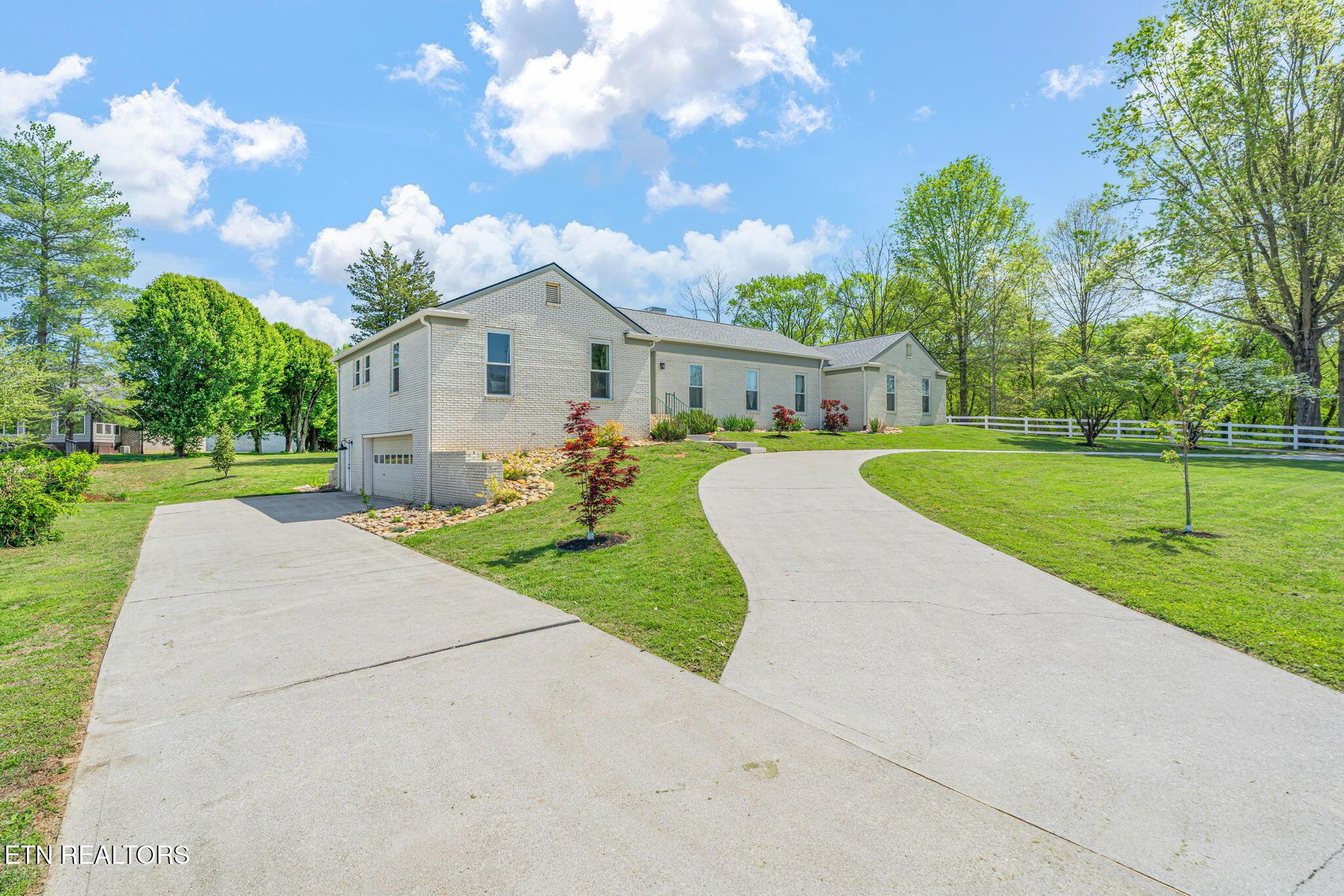 Image 4: 9-web-or-mls-1940 River Shores Drive-10