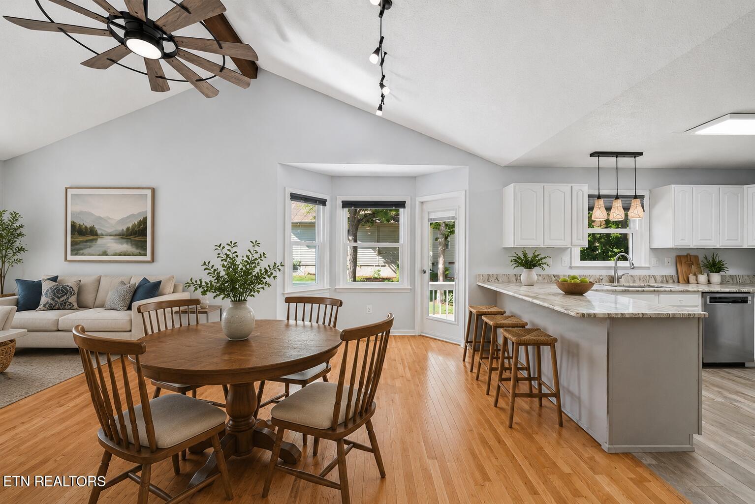 Image 3: virtual staging