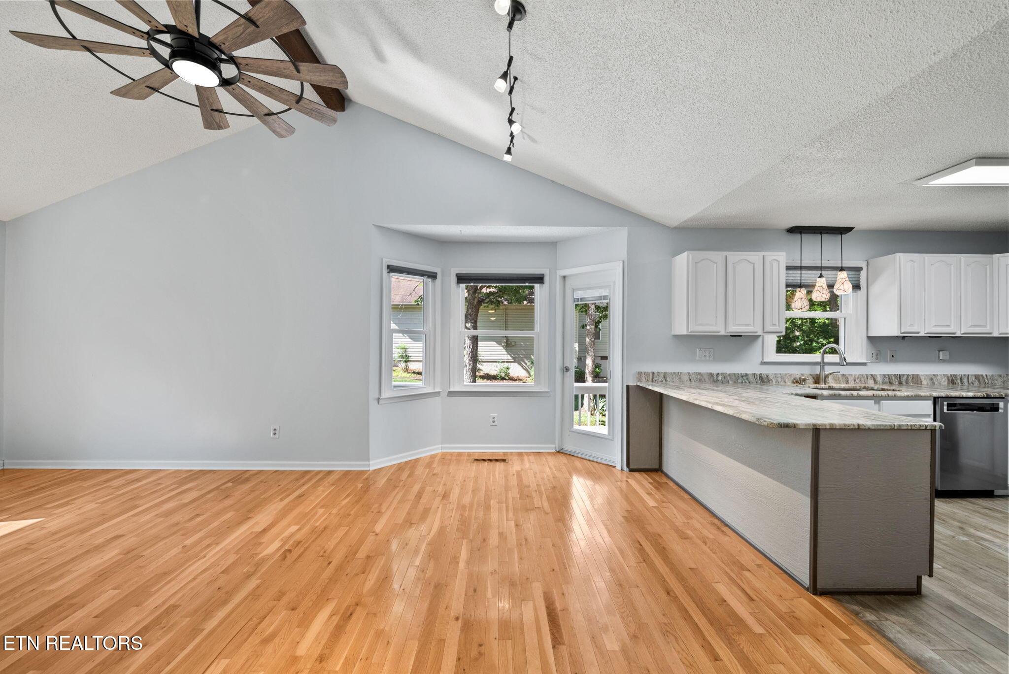 Image 4: 39-web-or-mls-DSC01247