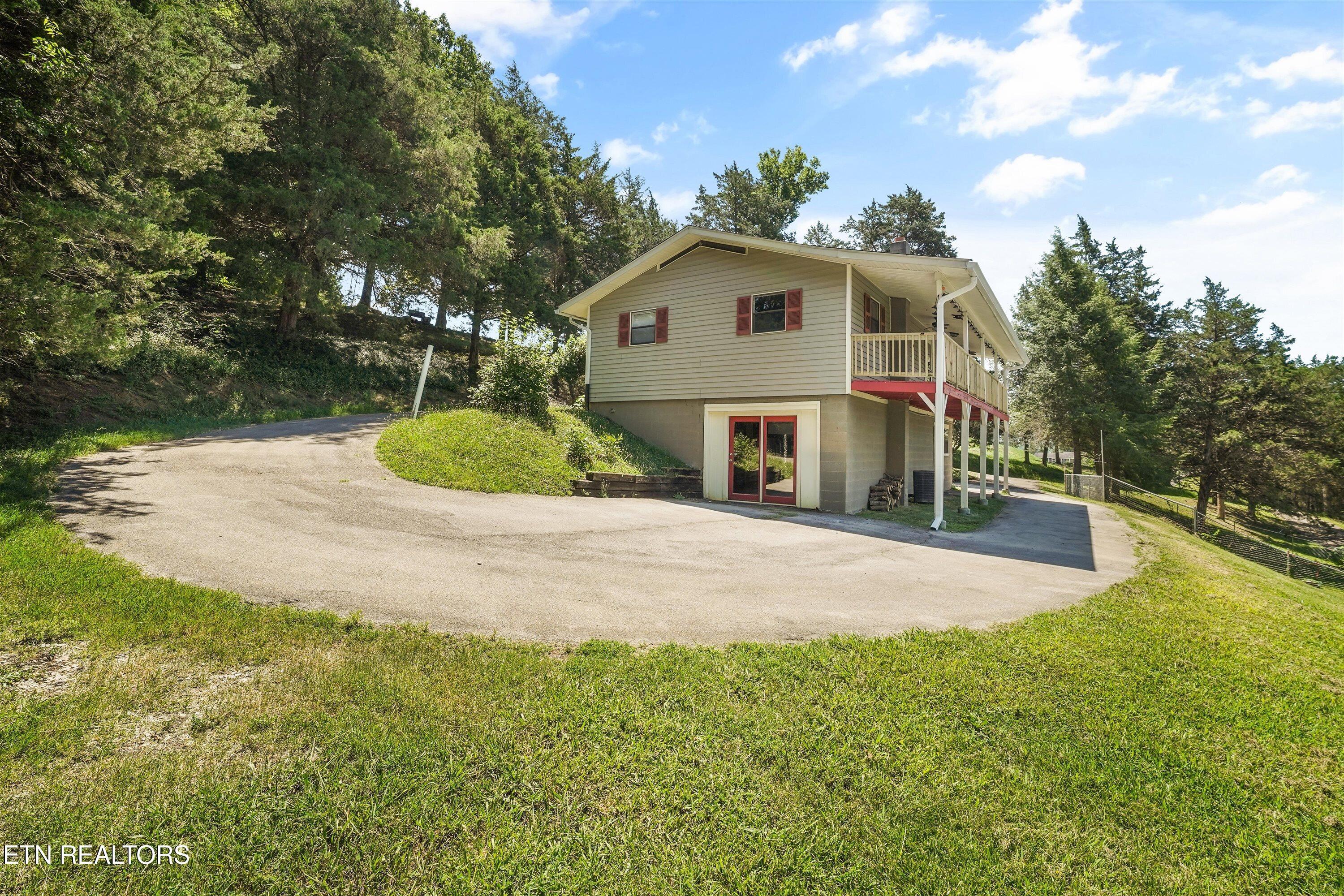 Image 4: 03-1420 Twin Oaks Rd 09
