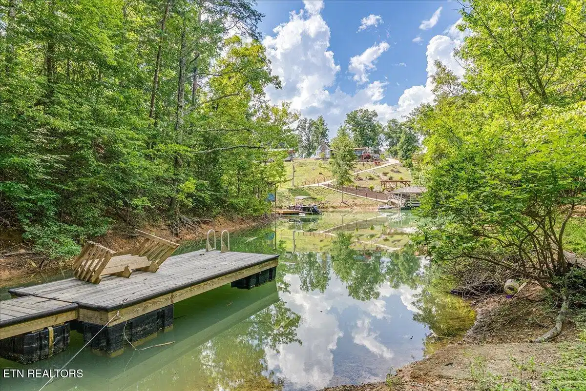 Image 1: bootbluff lake frontage pic