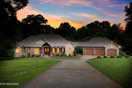 362 Parkwood Circle