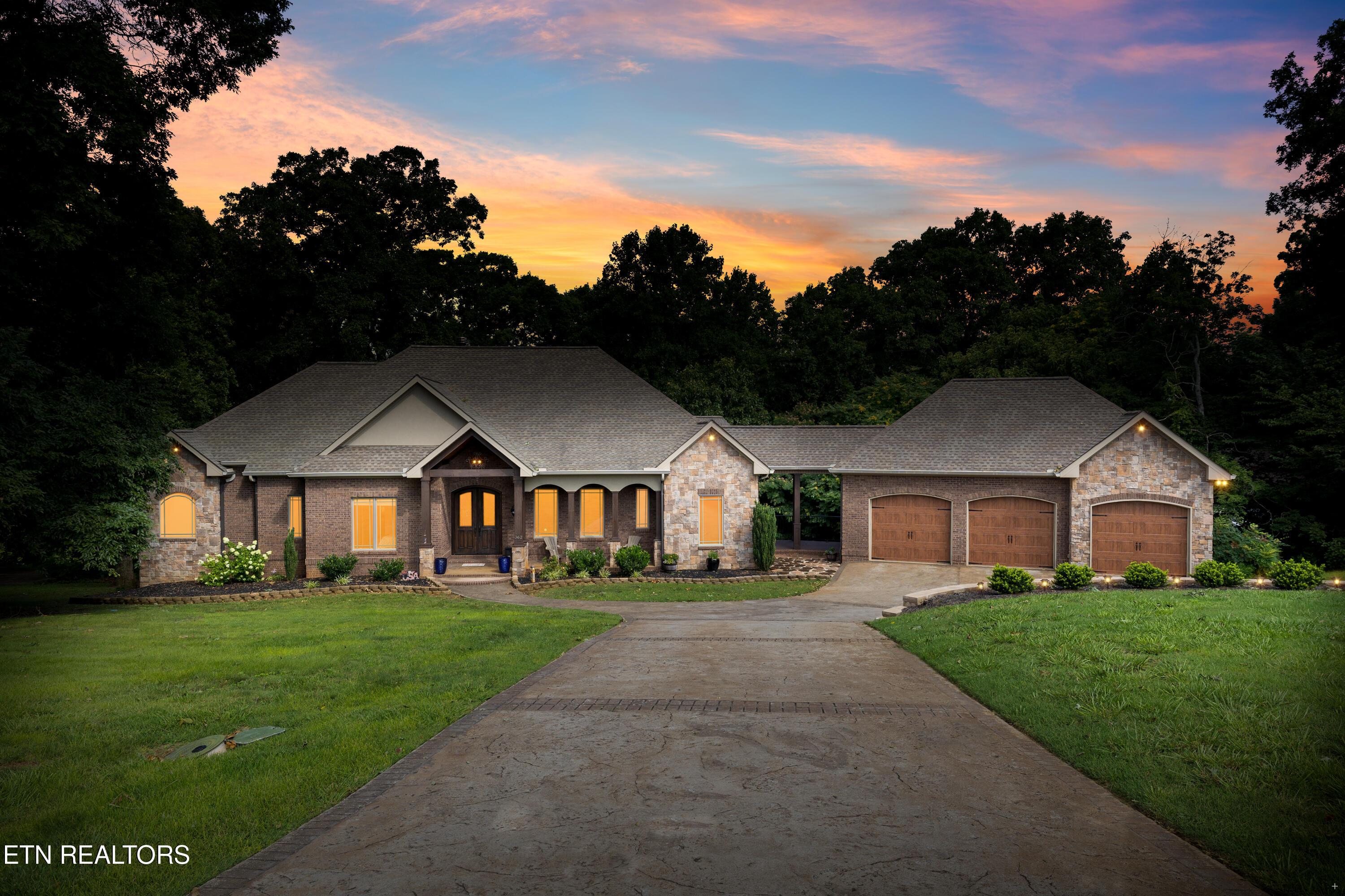 Image 1: 362 Parkwood Circle