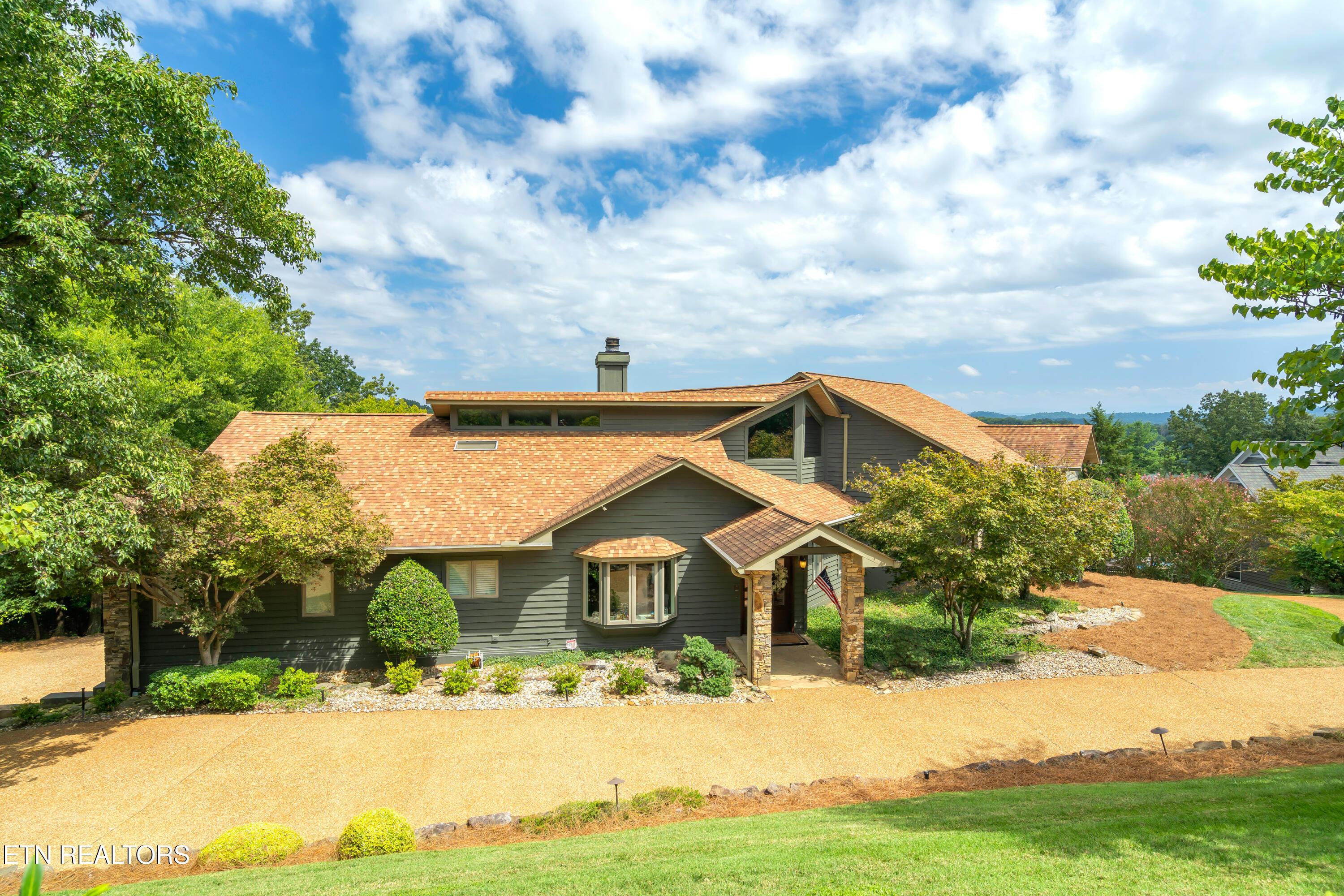 Image 3: 2426 Caravel Lane-21