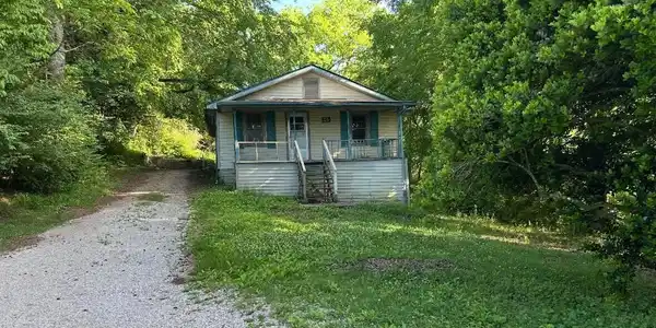 127 Elliott St