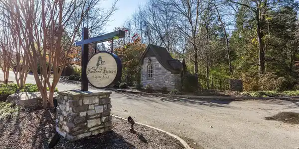 2509 Woodland Reserve Lane