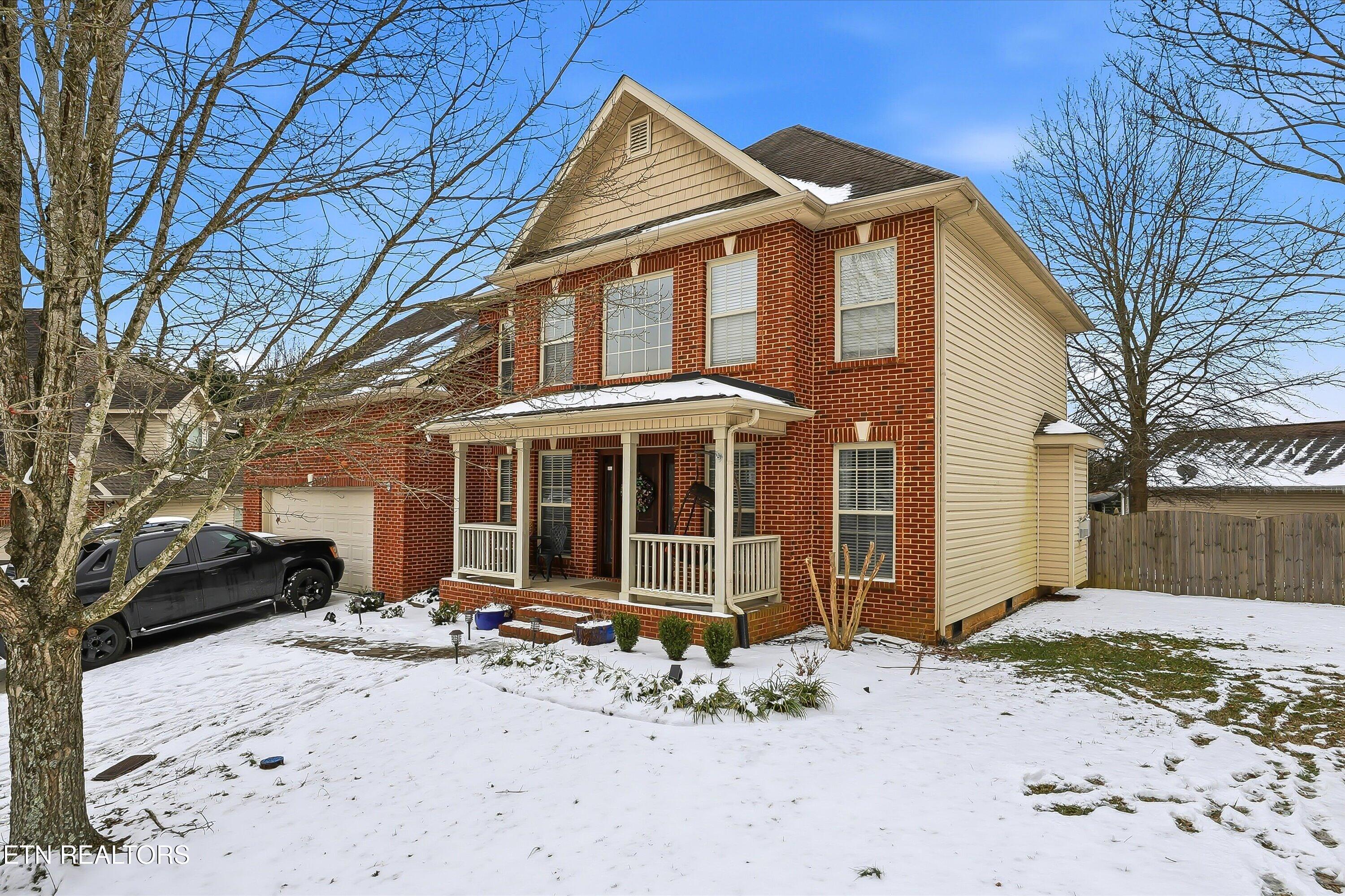 Image 2: 10813 Modesto Lane