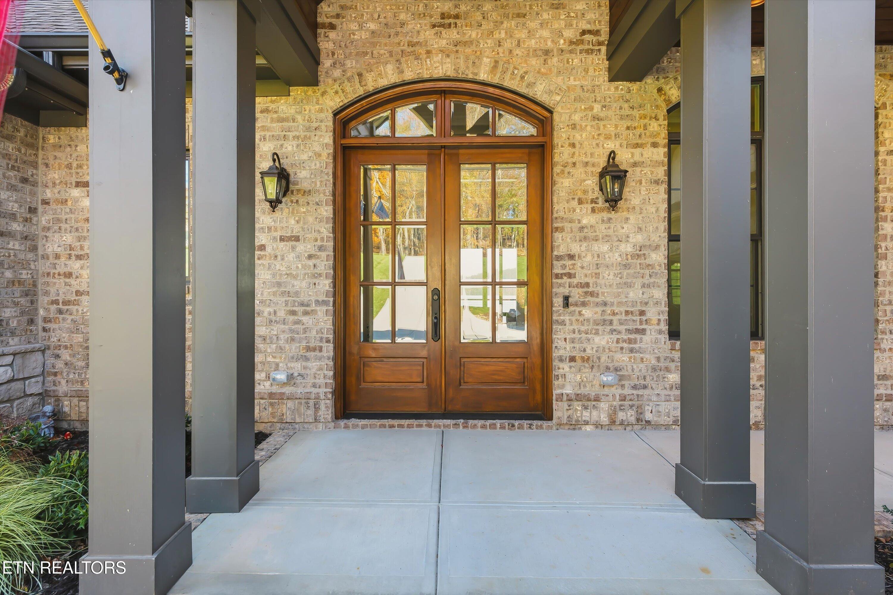 Image 4: 005-303 E Shore Dr-5