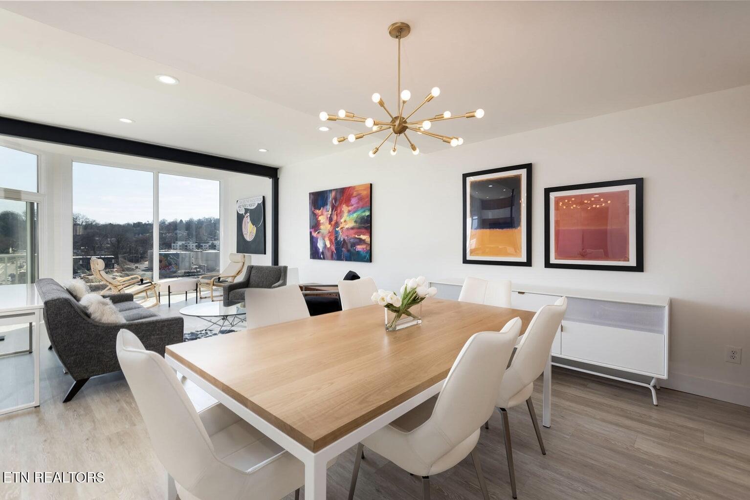 Image 4: Dining Room