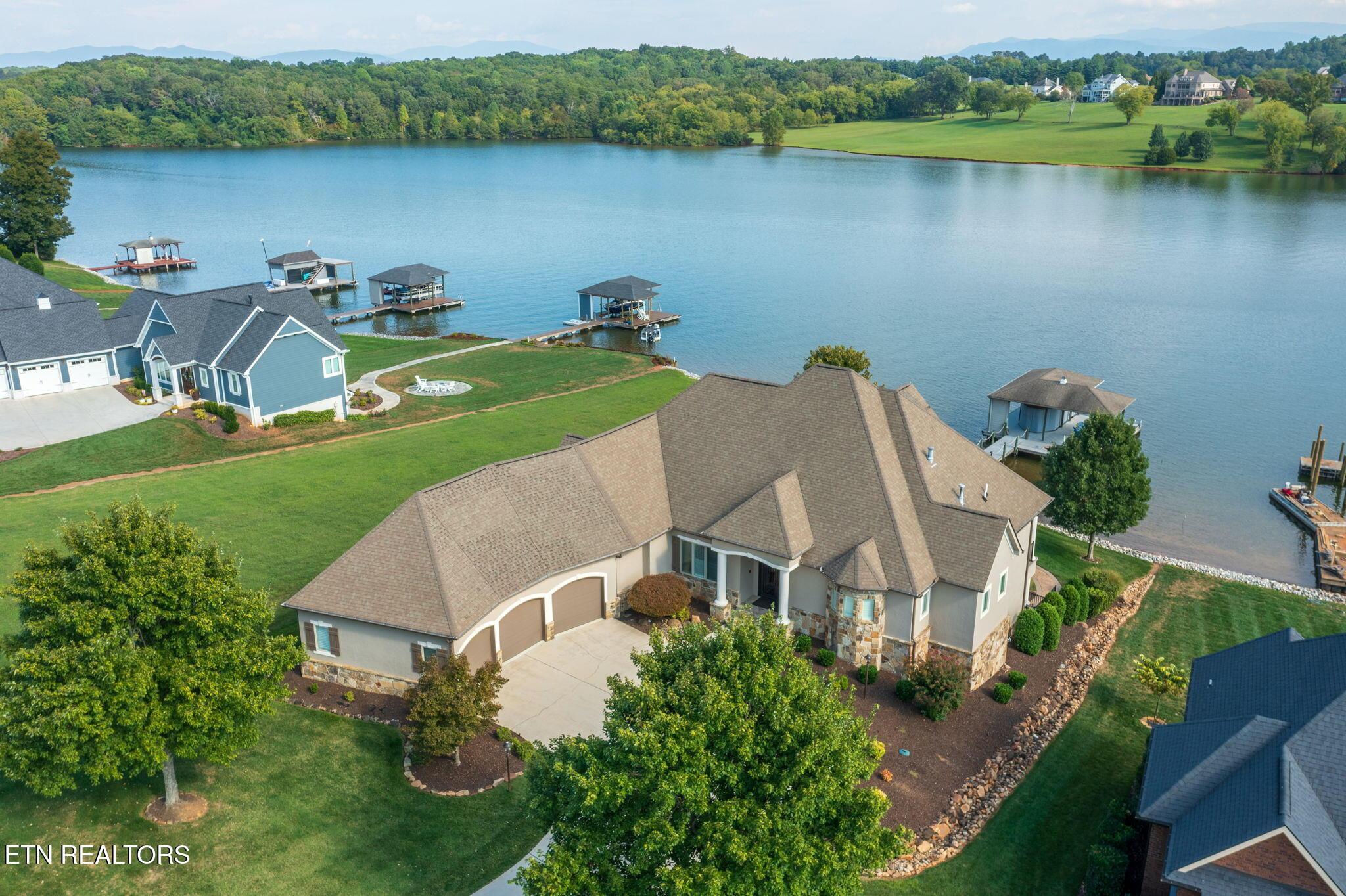 Image 2: homesandvideos aerials-13024