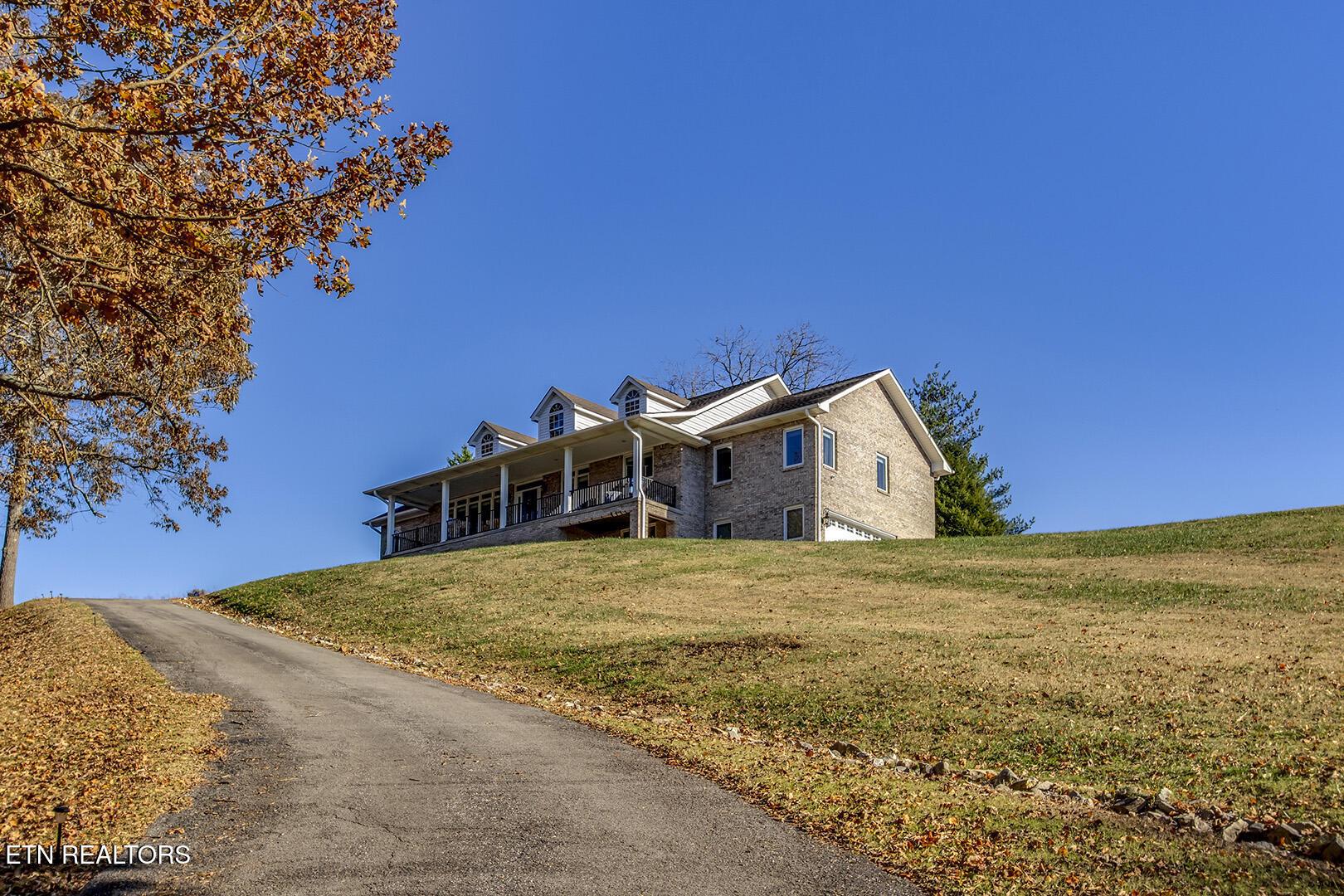 Image 2: Front Drive