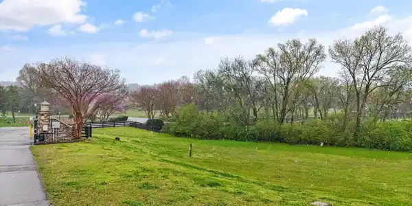 Image 3: 01-Promontory Point Lot 33-01
