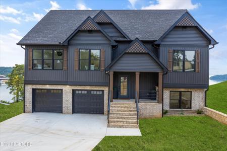 411 Hampton Way