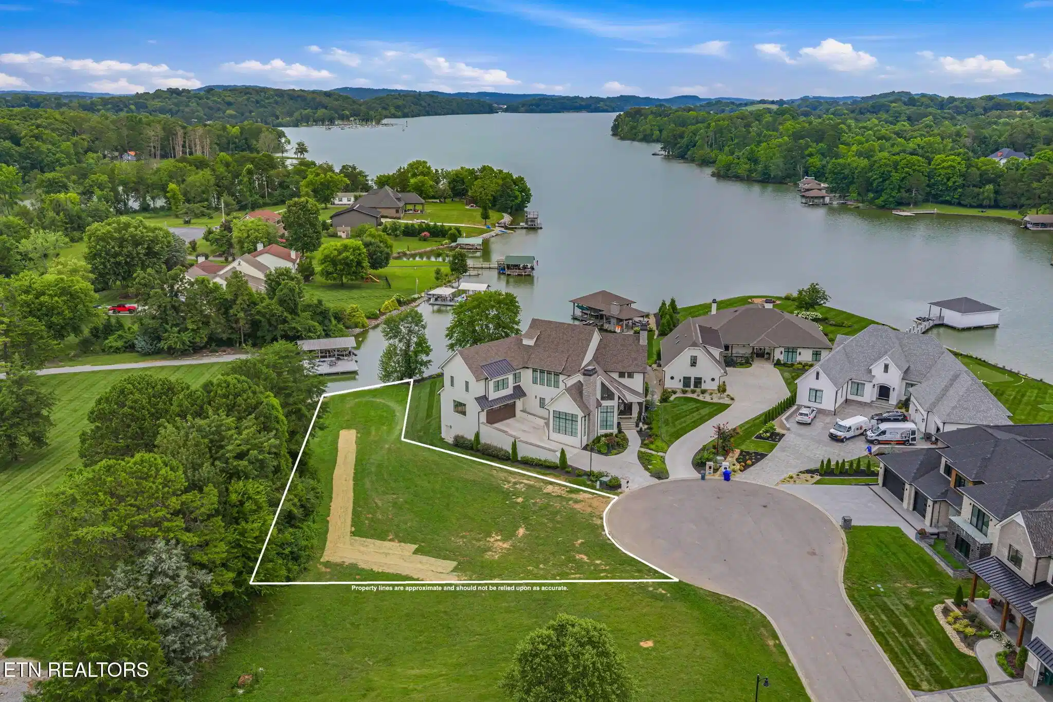 Image 1: 1-web-or-mls-1607 Yatchsman Way-2-1