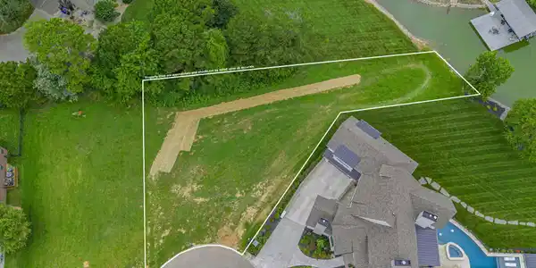Image 2: 2-web-or-mls-1607 Yatchsman Way-3-1
