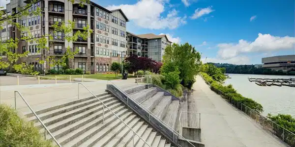445 W Blount Ave